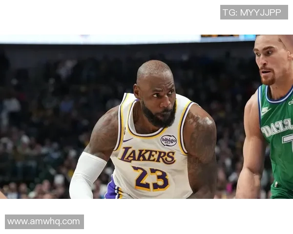 湖人对阵独行侠詹姆斯与科比深情拥抱重温昔日辉煌时刻 湖人对阵独行侠詹姆斯与科比深情拥抱重温昔日辉煌时刻